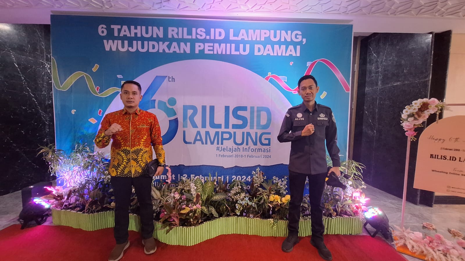 Bandar Lampung, 3 Februari 2024 – Dalam upaya mewujudkan pemilu yang damai dan berkualitas, Najih Mustofa, Ketua Bawaslu Tanggamus, dan Alvindra, Koordinator Sekretariat Bawaslu Tanggamus, turut ambil bagian dalam perayaan Hari Ulang Tahun (HUT) keenam RILIS.ID Lampung yang bertema "6 tahun RILIS.ID Wujudkan Pemilu Damai".