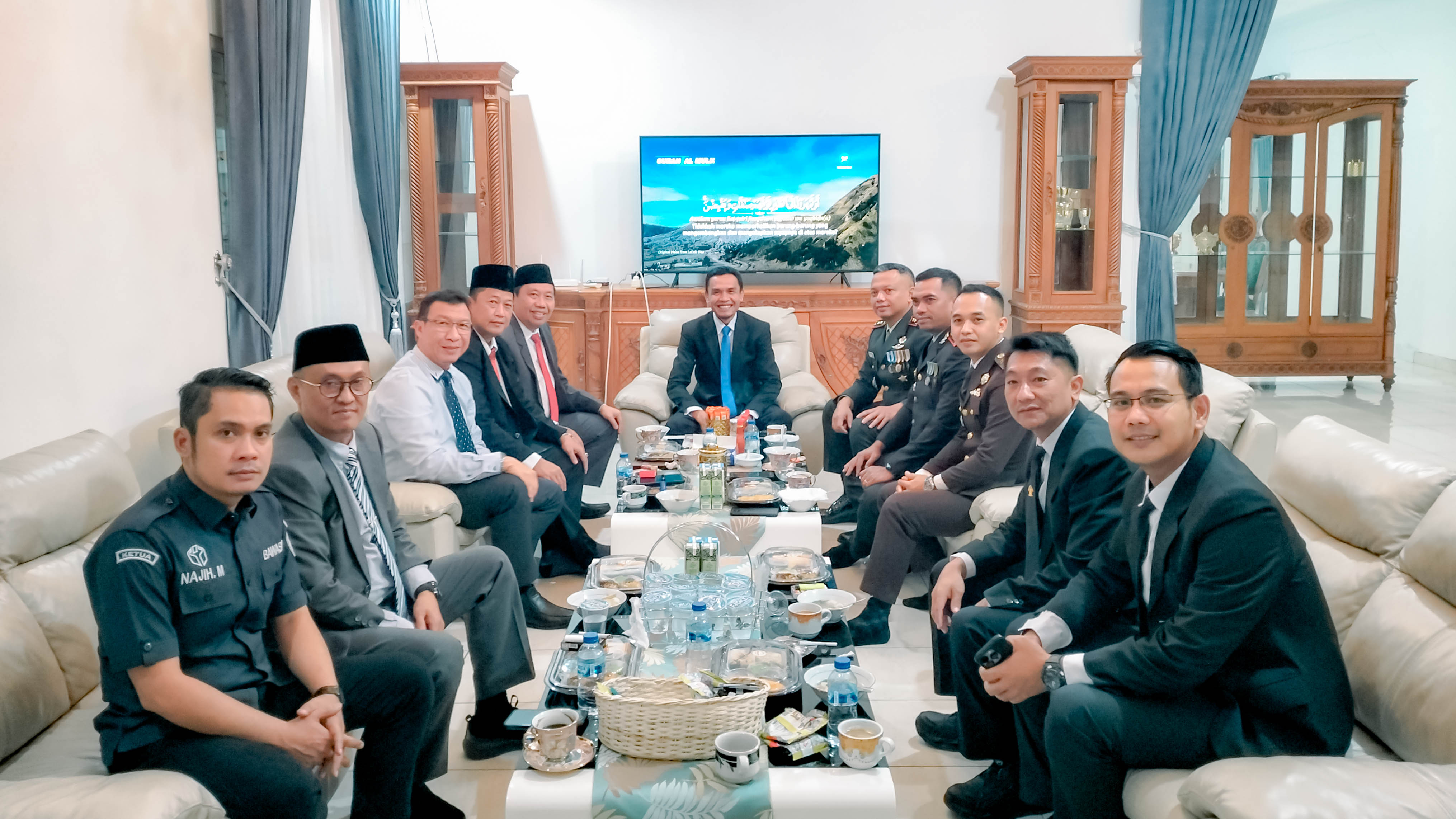 Bawaslu Tanggamus Hadiri Ramah Tamah Forkopimda Jelang Apel Renungan Suci HUT ke-80 RI