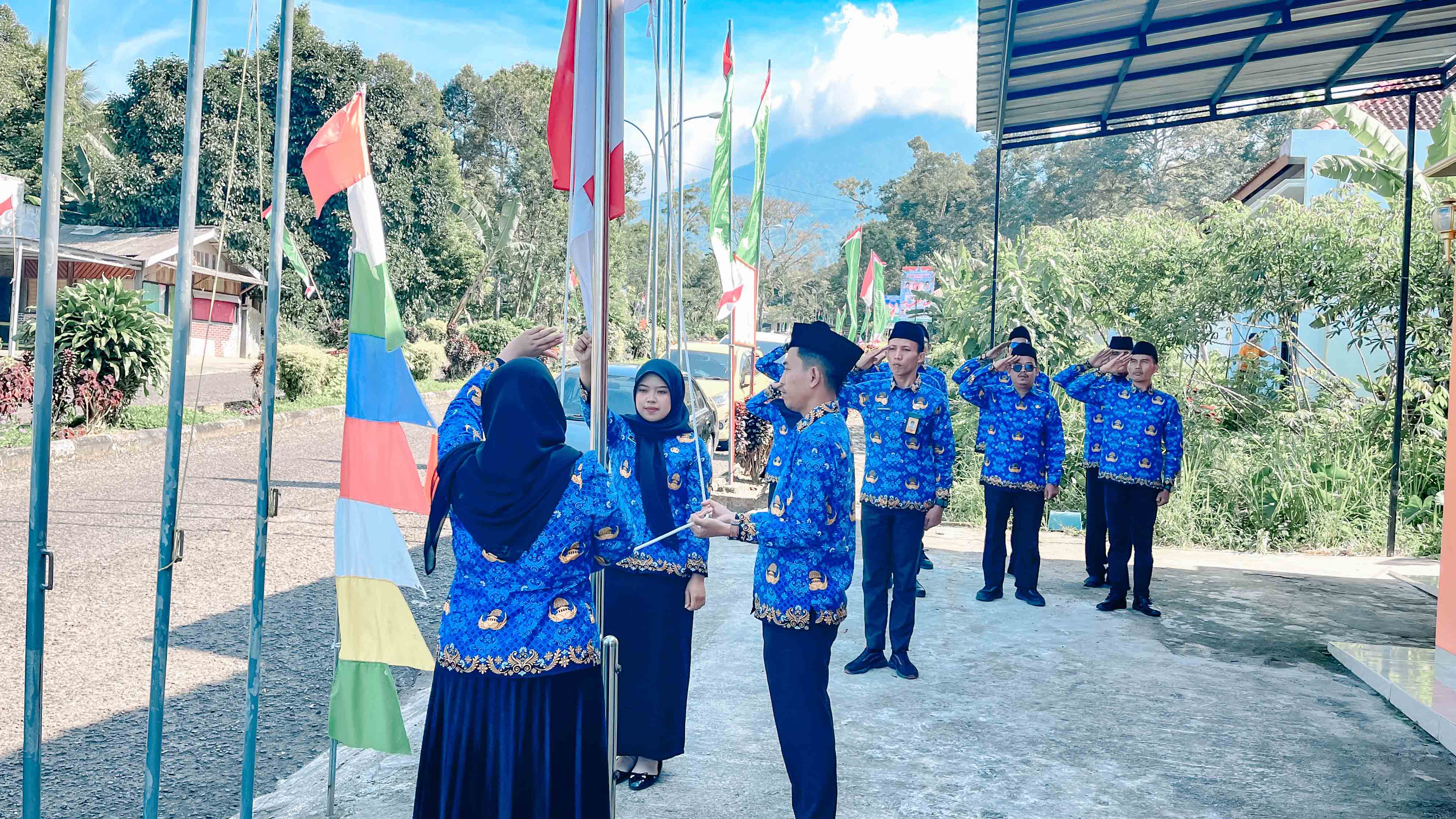 Bawaslu Kabupaten Tanggamus Gelar Upacara Peringatan HUT ke-80 Republik Indonesia dengan Penuh Khidmat