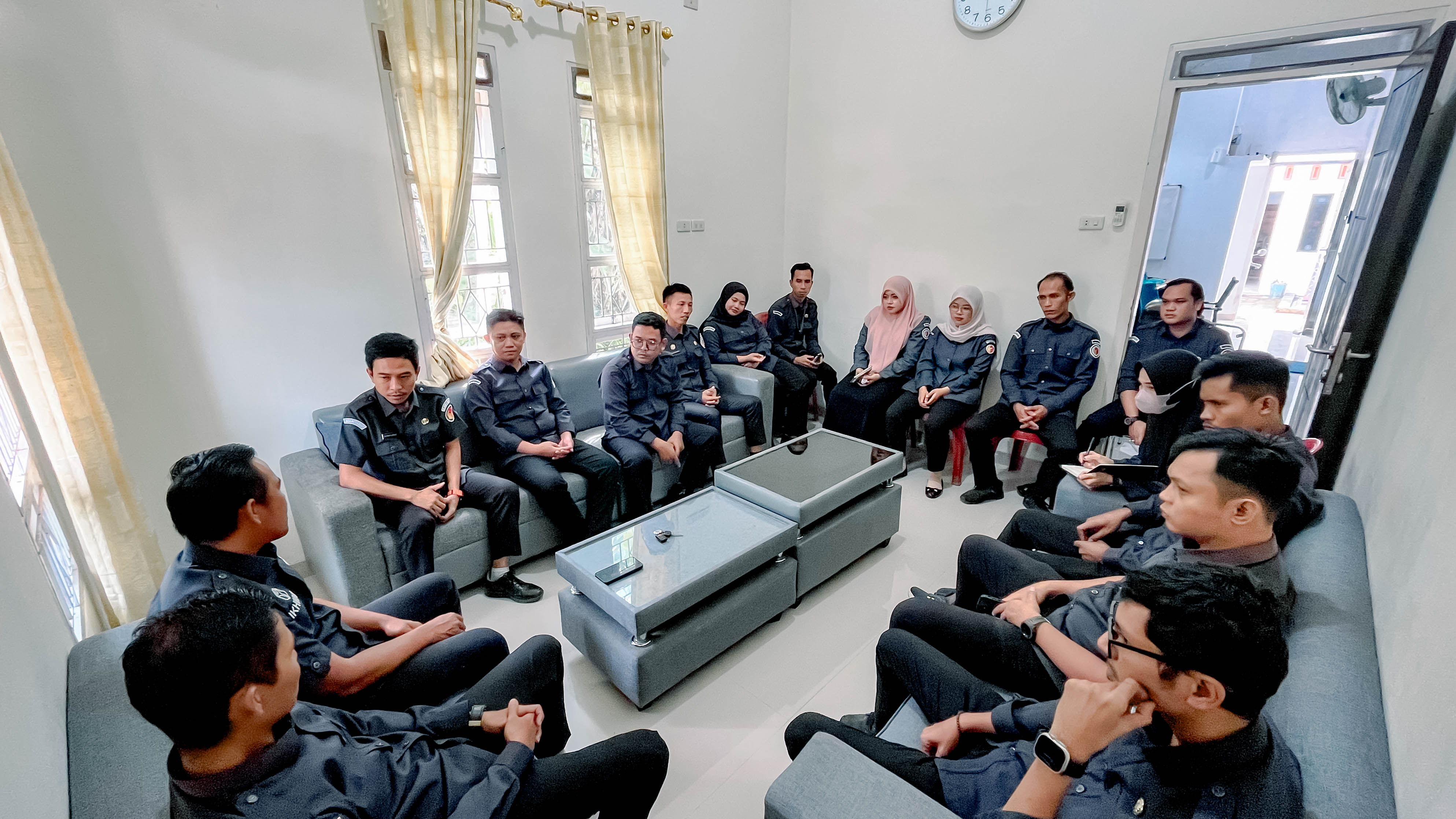 Bawaslu Tanggamus Gelar Rapat Internal Bahas Sosialisasi dan Strategi Pengawasan Pemutakhiran Data Pemilih