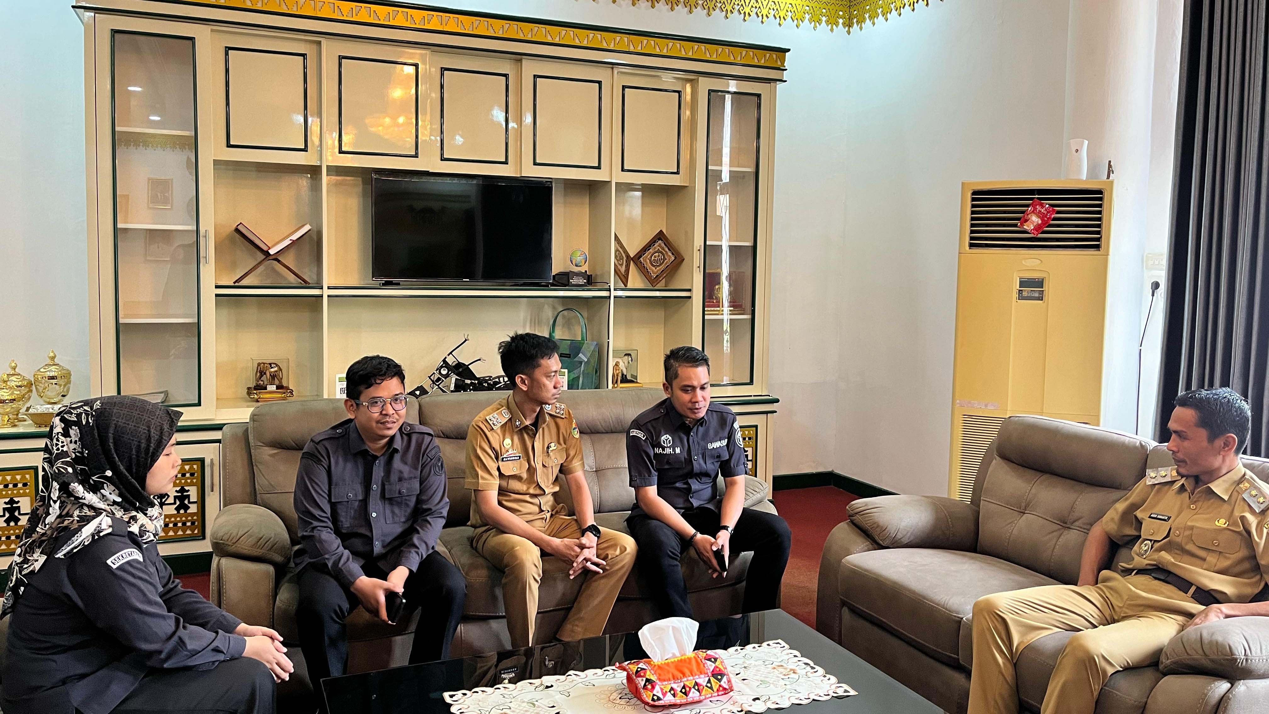 Bawaslu Kabupaten Tanggamus Lakukan Audiensi dengan Wakil Bupati Tanggamus