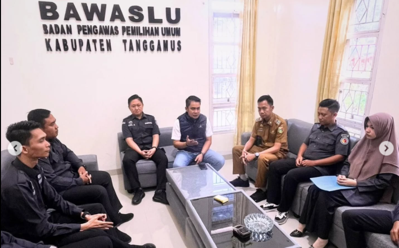 Ketua Bawaslu Tanggamus Dorong Semangat dan Soliditas Jajaran Sekretariat