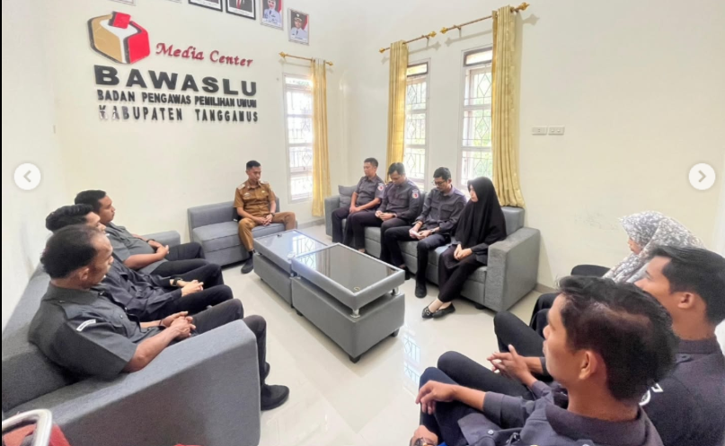 Bawaslu Kabupaten Tanggamus Gelar Rapat Internal Evaluasi Kinerja Triwulan