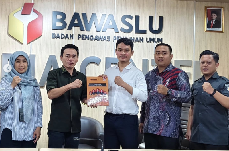 Bawaslu Kabupaten Tanggamus Serahkan Laporan Divisi Hukum ke Bawaslu RI