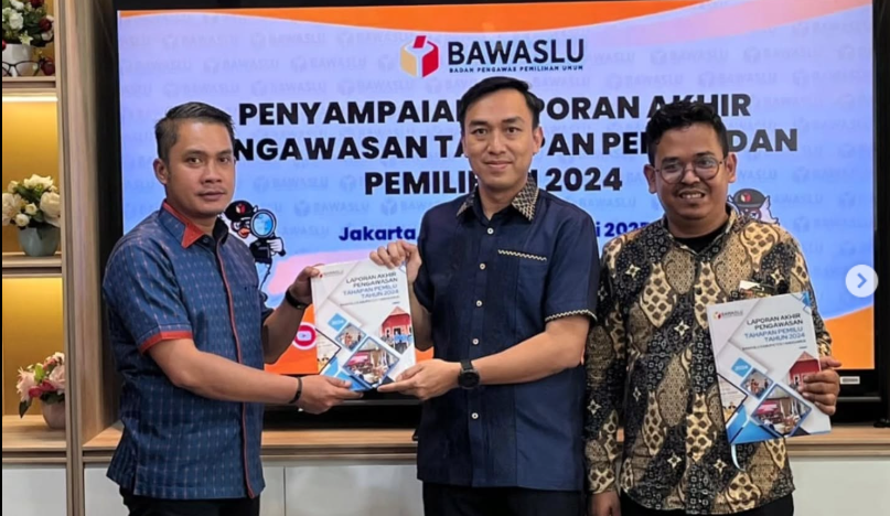 Bawaslu Kabupaten Tanggamus Serahkan Laporan Akhir Tahapan Pemilu ke Bawaslu RI