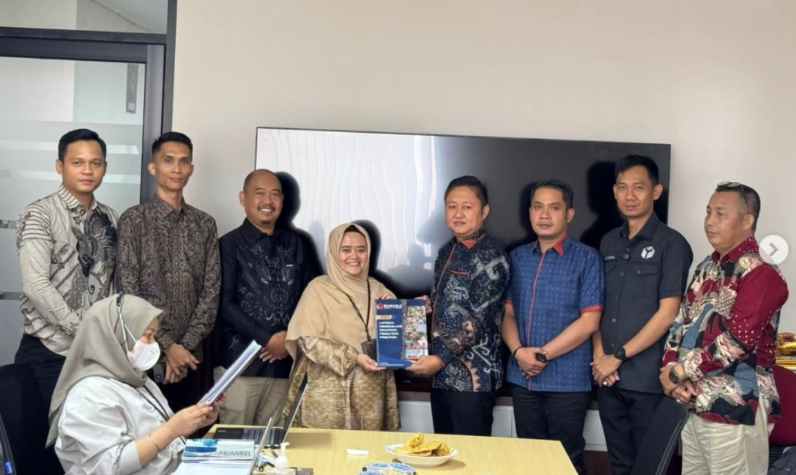 Bawaslu Tanggamus Serahkan Laporan Akhir Pengelolaan Keuangan Pemilu dan Pilkada 2024 ke Bawaslu RI