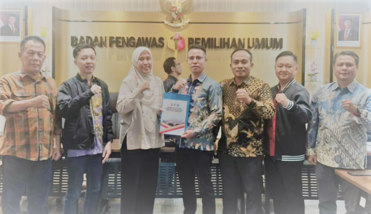 Bawaslu Tanggamus Serahkan Laporan Evaluasi Program Jumat Sehati dan Jumpa Berlian, Perkuat Komitmen Pengawasan Internal