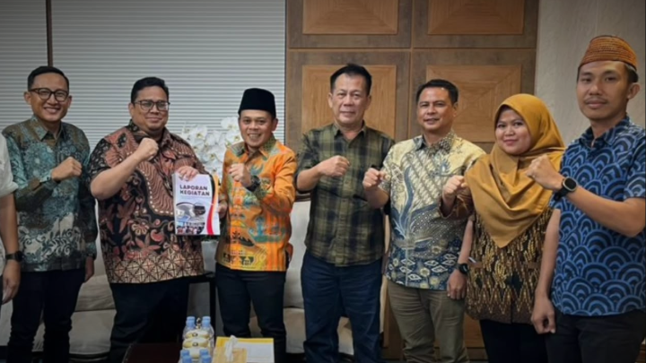 Bawaslu Tanggamus Serahkan Laporan Pelaksanaan Penguatan Kelembagaan Pengawas Pemilu ke Bawaslu RI