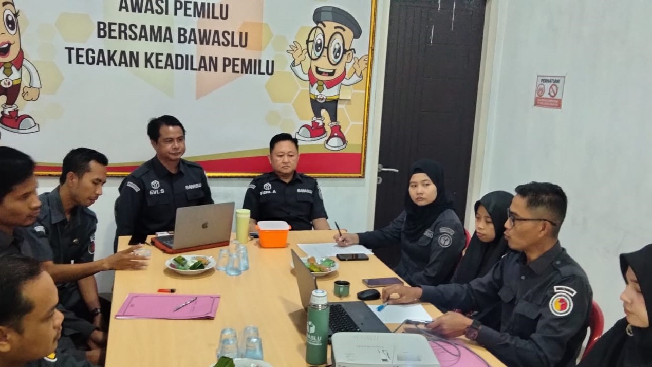 Bawaslu Tanggamus Matangkan Kesiapan Penanganan Sengketa Melalui Rapat Identifikasi Objek Sengketa dan Administrasi Penerimaan Permohonan