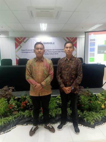 Bawaslu Provinsi Lampung mengadakan rapat evaluasi yang bertujuan untuk memperkuat efektivitas jajaran kelembagaan pengawas Pemilu dalam menangani pelanggaran serta mengkonsolidasikan data hasil penanganan pelanggaran tahapan pemungutan dan penghitungan suara Pemilu 2024. Acara ini dihadiri oleh anggota Bawaslu Tanggamus, Ikhwanuddin, dan Evi Saputra, serta staf lainnya termasuk Budi.  Rapat koordinasi yang digelar pada hari Minggu, 24 Maret 2024, dimulai pukul 13:00 WIB di Hotel Grand Mercure Lampung