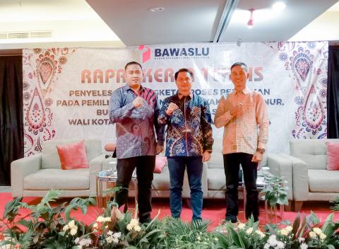 BAWASLU TANGGAMUS IKUTI RAKERNIS PENYELESAIAN SENGKETA