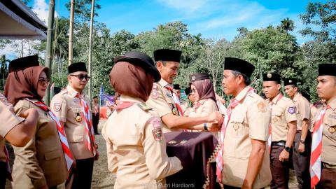 Kwartir Cabang (Kwarcab) Gerakan Pramuka Kabupaten Tanggamus secara resmi melantik tiga Satuan Karya (Saka) untuk masa bakti 2025–2030 di Bumi Perkemahan Kwartir Cabang Tanggamus, Minggu (20/7).