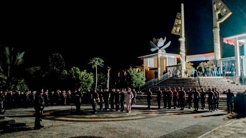Ketua Bawaslu Kabupaten Tanggamus Hadiri Apel Kehormatan dan Renungan Suci HUT RI ke-80