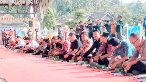 Doa Bersama dan Ikrar Komitmen Way Lalaan dari Tanggamus untuk Indonesia yang berlangsung di Sanggar Budaya Way Lalaan, pada Kamis (04/09)