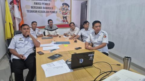Bawaslu Tanggamus Ikuti Pembinaan Pengisian SKP bagi ASN melalui Zoom Meeting