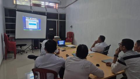 Bawaslu Tanggamus Ikuti Pembinaan Pengisian SKP bagi ASN melalui Zoom Meeting