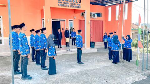 Bawaslu Kabupaten Tanggamus Gelar Upacara Peringatan HUT ke-80 Republik Indonesia dengan Penuh Khidmat