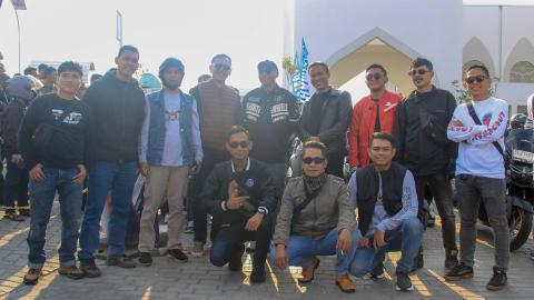 Ketua Bawaslu Tanggamus Ikut Kampanyekan Keselamatan Berkendara Bersama Komunitas Ojol dan Motor di Lampung