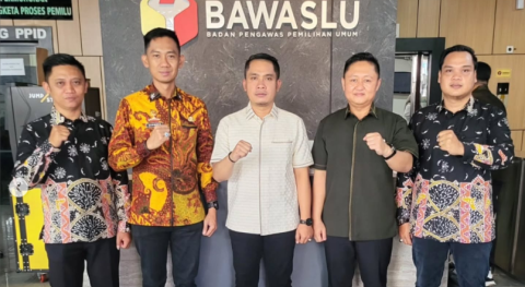Bawaslu Kabupaten Tanggamus Serahkan Laporan dan Buku SDMO-D ke Bawaslu RI