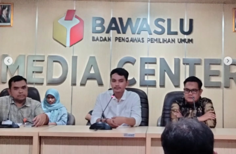Bawaslu Kabupaten Tanggamus Serahkan Laporan Divisi Hukum ke Bawaslu RI