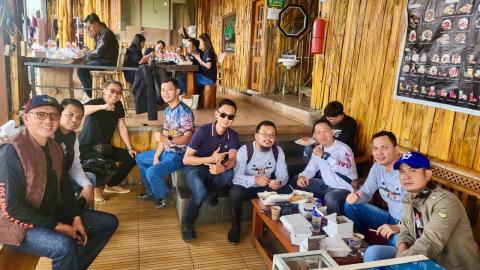 Ketua Bawaslu Tanggamus Ikut Kampanyekan Keselamatan Berkendara Bersama Komunitas Ojol dan Motor di Lampung