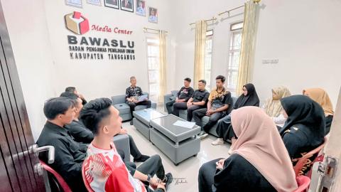 Sekretariat Bawaslu Tanggamus Gelar Konsolidasi Internal Awal Tahun 2026
