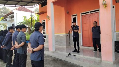 Apel Senin, Bawaslu Tanggamus Perkuat Disiplin dan Profesionalisme Pegawai