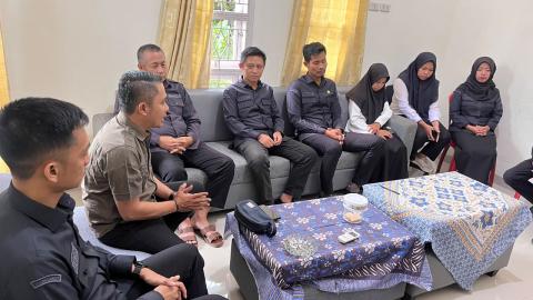 Evaluasi Kerja Mingguan, Ketua Bawaslu Tanggamus Tekankan Pentingnya Kerja Cerdas dan Berkualitas