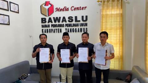 Bawaslu Tanggamus Ikuti Penandatanganan Dokumen Indikator Kinerja Utama Pengawas Pemilu Se-Provinsi Lampung