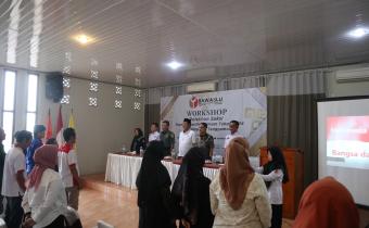 Tanggamus, 07 Februari 2024 - Suara rakyat adalah pilar utama dalam sistem demokrasi yang sehat. Untuk memastikan keberlangsungan demokrasi yang berkualitas, Bawaslu Kabupaten Tanggamus dengan semangat yang berapi-api menggelar kegiatan "Workshop Pelatihan Saksi Peserta Pemilu Pada Pemilihan Umum Tahun 2024". Acara yang bertempat di Urbanview Hotel Ratu Kuring Gisting ini menjadi tonggak penting dalam menindaklanjuti Surat Edaran Ketua Bawaslu Republik Indonesia Nomor 6 Tahun 2024.