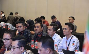 Dalam upaya menjaga integritas dan transparansi dalam proses demokrasi, Bawaslu Kabupaten Tanggamus secara aktif berpartisipasi dalam Rapat Pleno Rekapitulasi Hasil Penghitungan Perolehan Suara Tingkat Provinsi Lampung Tahun 2024. Kegiatan yang diadakan di Hotel Novotel, Bandar Lampung, dari tanggal 6 hingga 8 Maret 2024 tersebut dihadiri oleh berbagai pihak terkait, termasuk Najih Mustofa selaku Ketua Bawaslu Kabupaten Tanggamus dan Ikhwanudin Anggota Bawaslu Kabupaten Tanggamus.