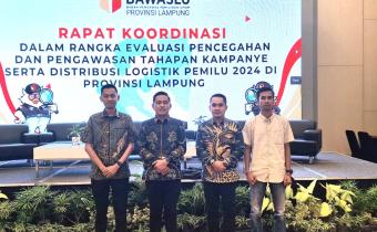 Bandar Lampung, 27 Maret 2024 - Badan Pengawas Pemilu (Bawaslu) Provinsi Lampung menggelar kegiatan rapat koordinasi untuk mengevaluasi pengawasan tahapan logistik dan kampanye dalam Pemilu 2024. Kegiatan ini diadakan sebagai langkah proaktif untuk memastikan kelancaran dan keadilan dalam proses demokrasi di Lampung.