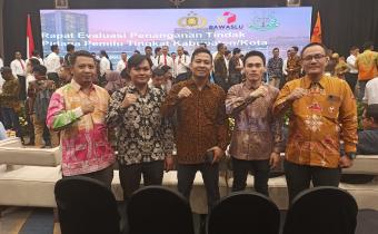 Jakarta, 28 Maret 2024 - Dalam upaya menjaga integritas dan keberlangsungan demokrasi, anggota Badan Pengawas Pemilu (Bawaslu) Kabupaten Tanggamus, Wediyansyah, hadir dalam acara Evaluasi Penanganan Tindak Pidana Pemilu Tahun 2024. Acara tersebut diselenggarakan di Hotel Mercure Convention Centre Ancol, Jakarta, pada Selasa hingga Kamis (26-28 Maret 2024).
