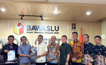 Bawaslu Kabupaten Tanggamus Serahkan Laporan dan Buku SDMO-D ke Bawaslu RI