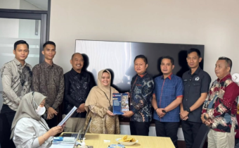 Bawaslu Tanggamus Serahkan Laporan Akhir Pengelolaan Keuangan Pemilu dan Pilkada 2024 ke Bawaslu RI
