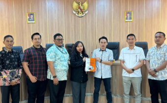 Bawaslu Tanggamus Serahkan Laporan Akhir Tahunan Penyelesaian Sengketa ke Bawaslu RI