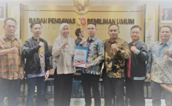 Bawaslu Tanggamus Serahkan Laporan Evaluasi Program Jumat Sehati dan Jumpa Berlian, Perkuat Komitmen Pengawasan Internal