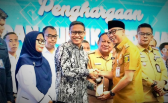 Ketua dan Koordinator Sekretariat Bawaslu Tanggamus Turut Hadiri Anugerah Keterbukaan Informasi Publik Provinsi Lampung 2025