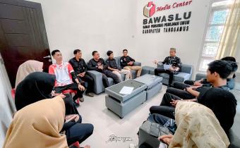 Sekretariat Bawaslu Tanggamus Gelar Konsolidasi Internal Awal Tahun 2026
