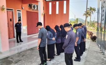 Awali Pekan dengan Semangat dan Doa, Bawaslu Tanggamus Gelar Apel Rutin Senin