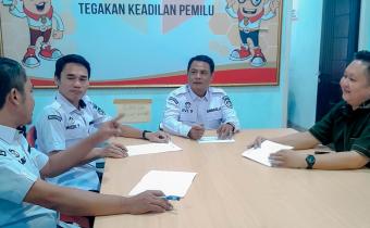 Bawaslu Tanggamus Gelar Rapat Pleno Mingguan, Perkuat Koordinasi dan Konsolidasi Internal